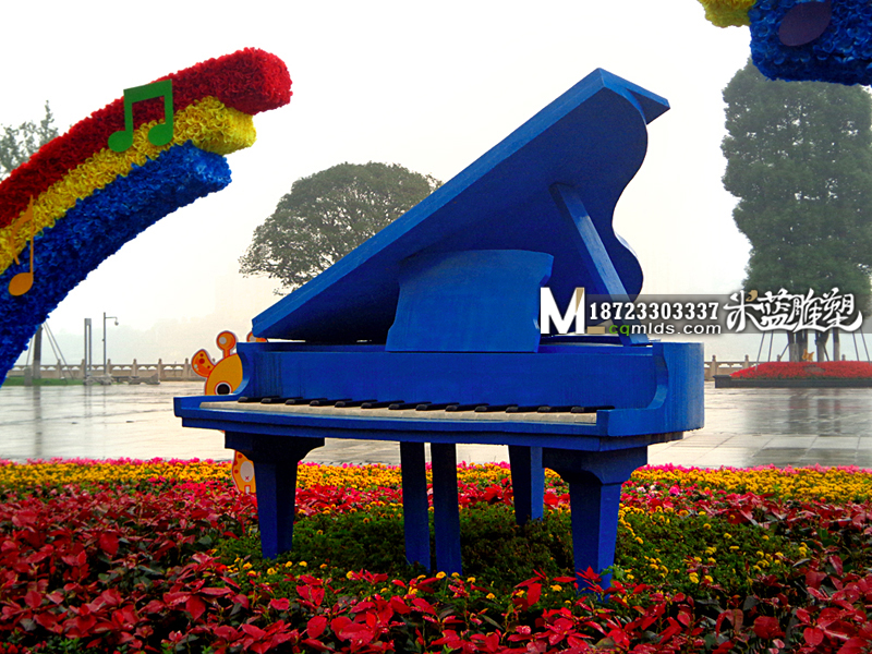 重庆泡沫雕刻钢琴