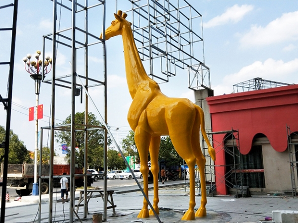 玻璃钢雕塑长颈鹿