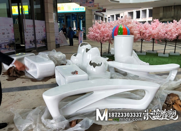 重庆玻璃钢雕塑制品厂